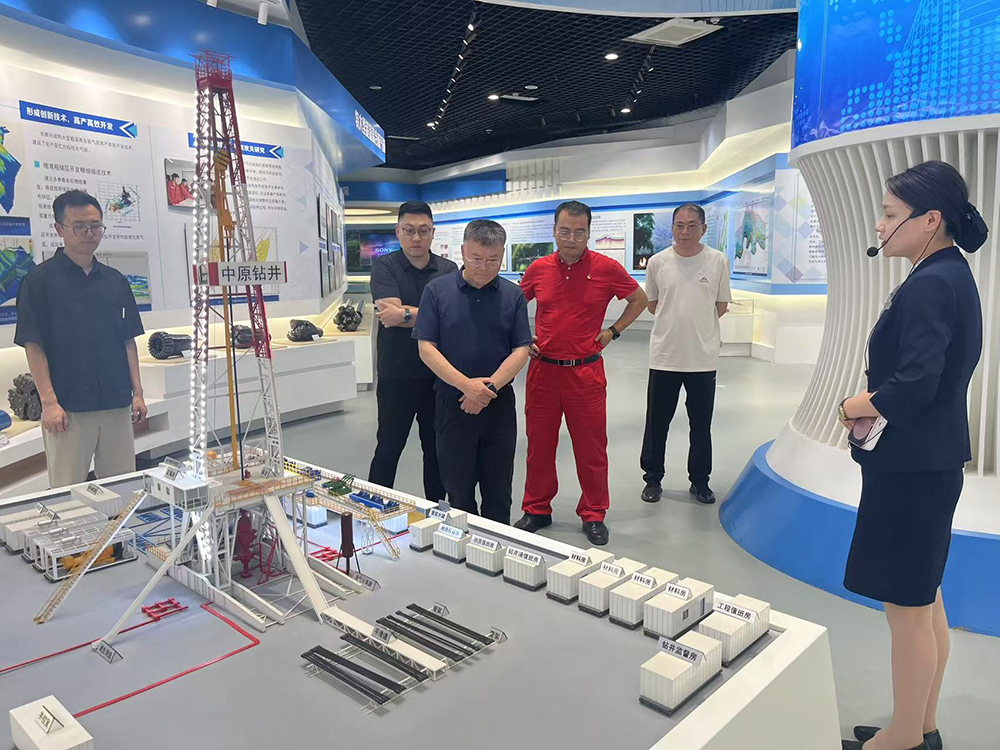 集團(tuán)黨委副書記、總經(jīng)理沈鵬帶隊(duì)到普光氣田考察交流